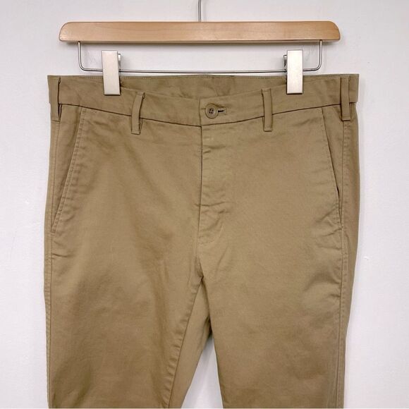 Uniqlo | khaki Pants  size 5 (30/40) 4 pocket   (76 cm) waist - Picture 1 of 6